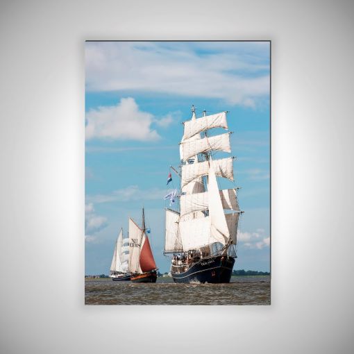 CuxPrint - Motiv: Segelschiffe auf der Nordsee Hochformat | 3mm Alu-Dibond-Platte Galerie Print