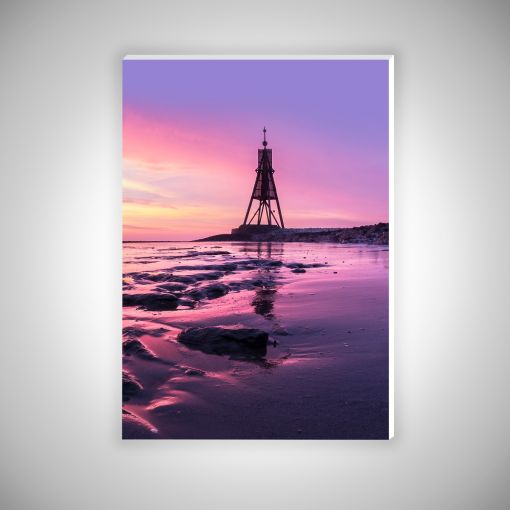 CuxPrint - Motiv: Kugelbake bei Ebbe im Sonnenaufgang Hochformat | Hartschaumplatte 10mm Galerie Print