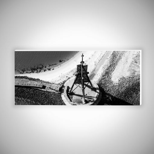 CuxPrint - Motiv: Kugelbake von oben schwarz weiß Panorama | Hartschaumplatte 10mm Galerie Print