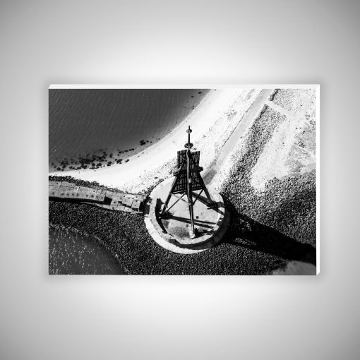 CuxPrint - Motiv: Kugelbake von oben schwarz weiß Querformat | HArtschaumplatte 10mm Galerieprint