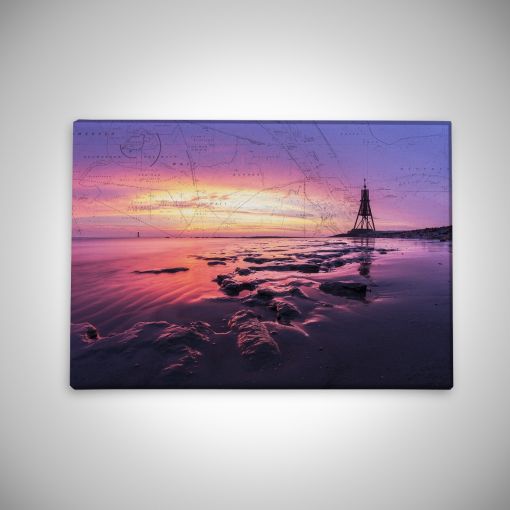 CuxPrint - Motiv: Kugelbake bei Ebbe im Sonnenuntergang mit Cuxhavenseekarte | Leinwand Galerie Print