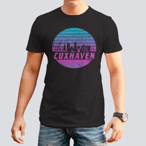 Cuxhaven Skyline violett im Kreis | Herren T-Shirt-schwarz-L